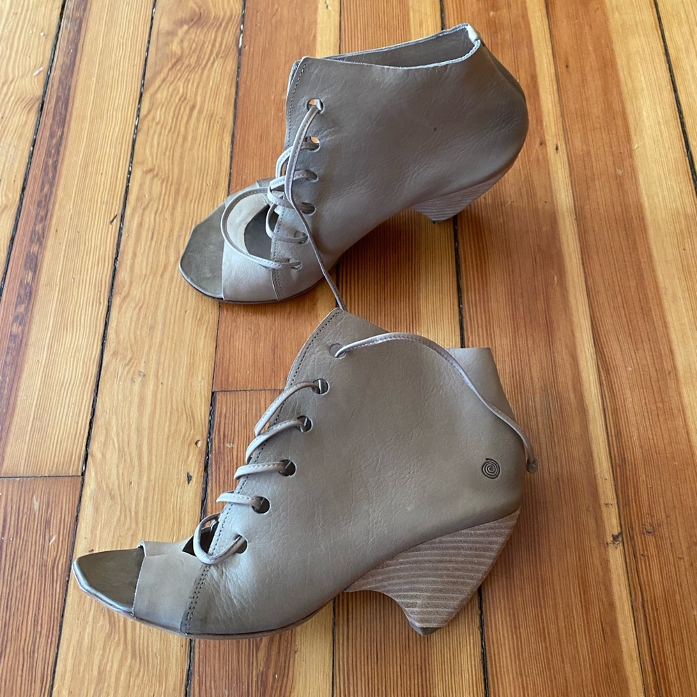 Marsell structured gray nude leather wedge strap sandals 37